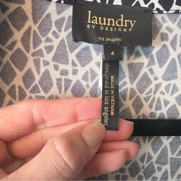 Laundry by design Los Angeles Elegant Black and White Wrap Dress 4 - Picture 12 of 14